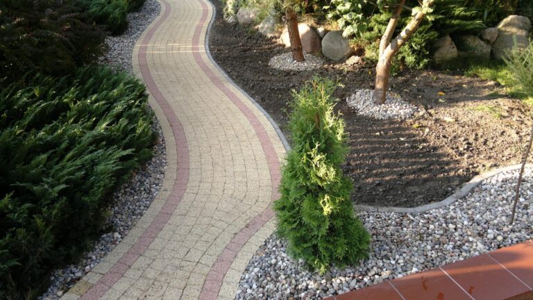 aleja ogrodowa z kostki